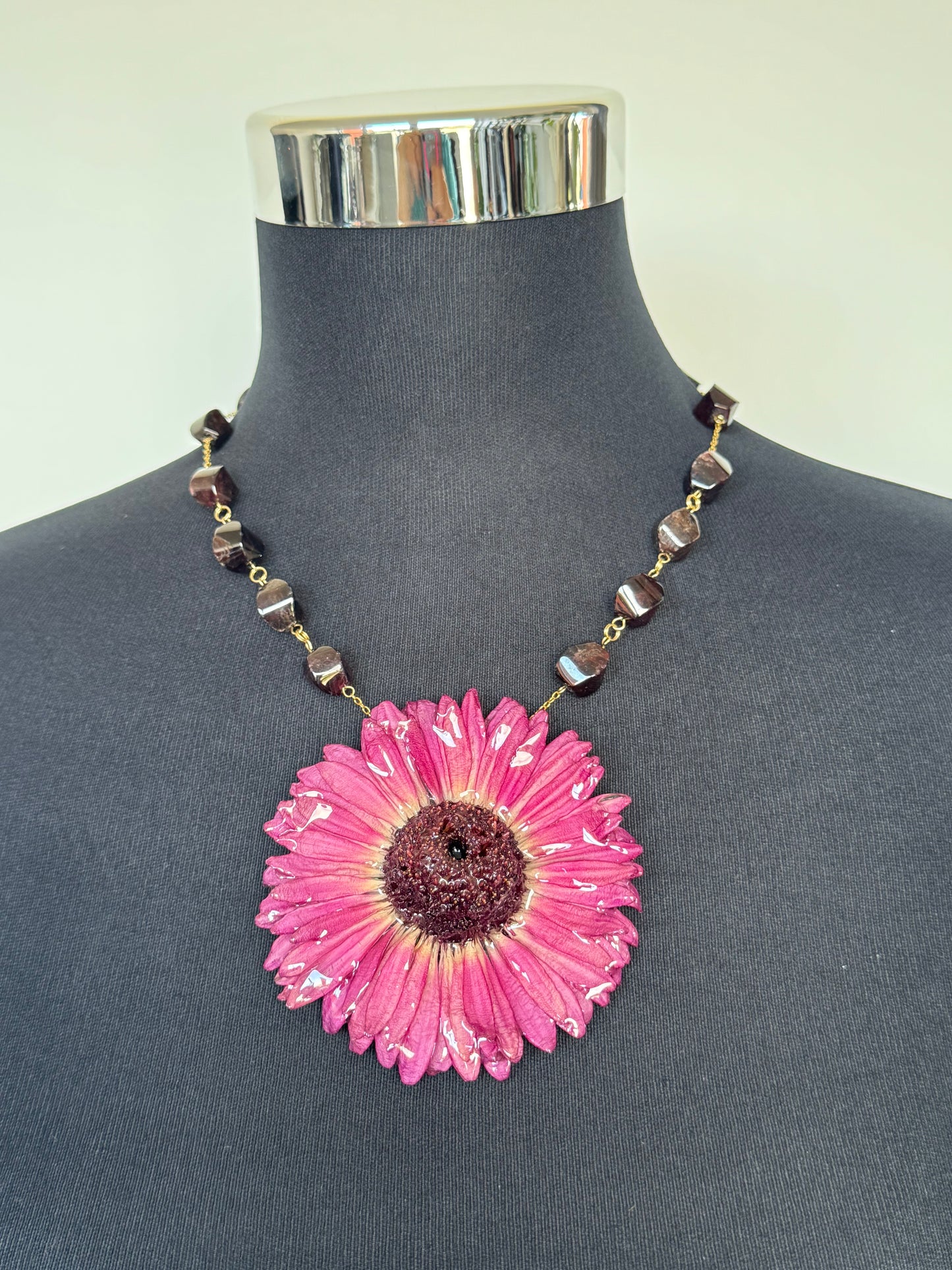 Collar Sol Carmesi